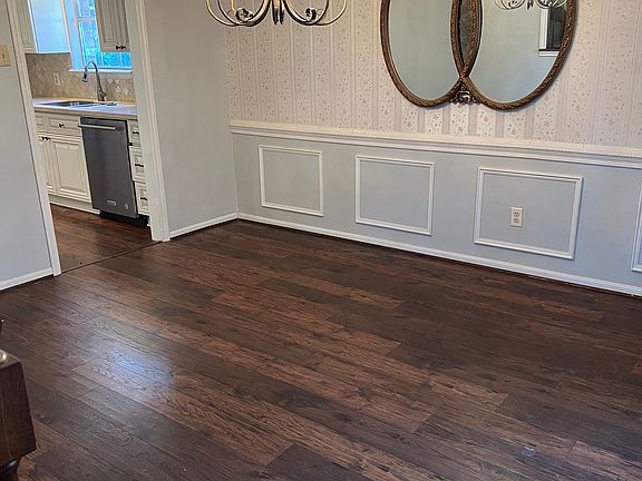 4th image of 304 Huckleberry Dr