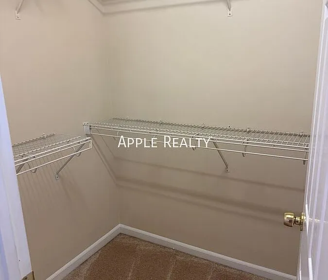 202 Allen St #B — Photo 23