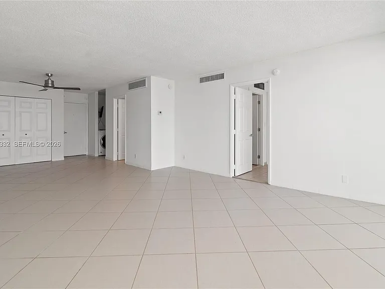 6770 Indian Creek Dr #12R — Photo 14