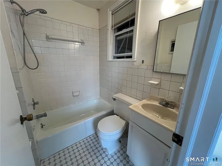 122 Seaside Ave #2 — Photo 12