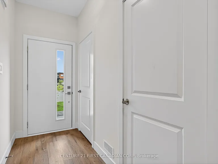 1595 Capri Cres #66 — Photo 3