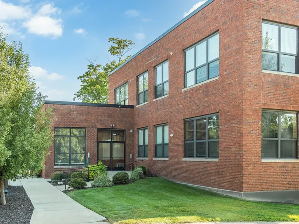 525 Superior St APT 103, South Haven, MI 49090