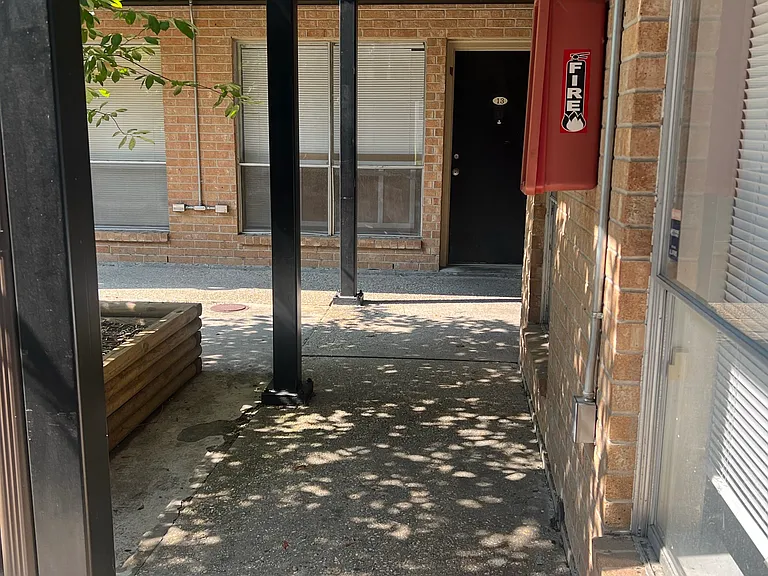 El Cid Apartments — Photo 6