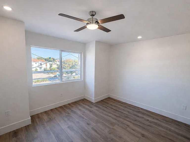 2139 Balboa Ave — Photo 4