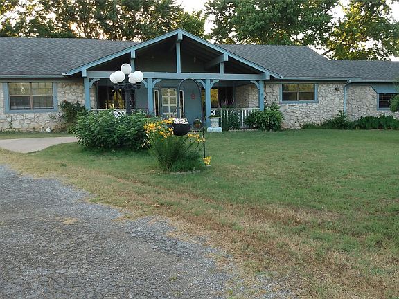 2nd image of 2686 Oakwood Dr E