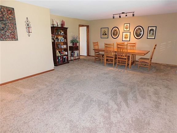 5th image of 307 S Granada Dr