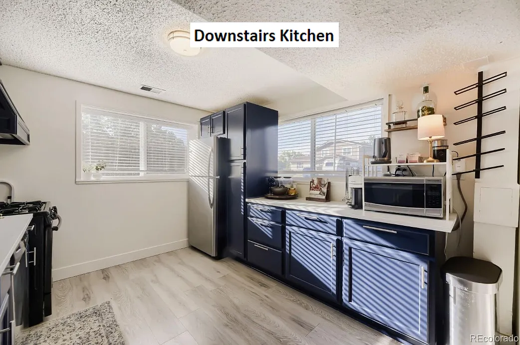 7056 W Rowland Ave — Photo 3