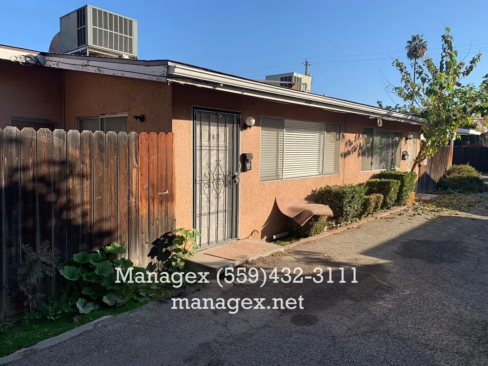 2 bed, 1000 sqft, $1,425 — Photo 2