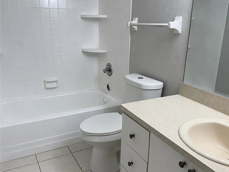 1830 Maravilla Ave #706 — Photo 6