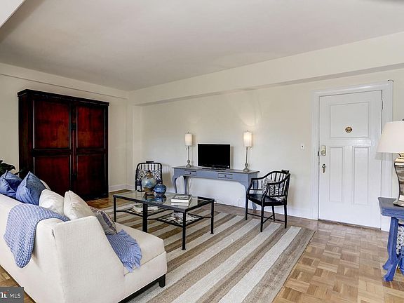 3rd image of 4000 Cathedral Ave NW APT 523B