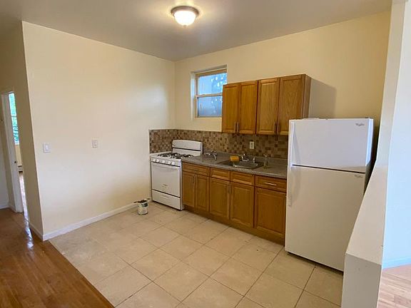 2nd image of 1006 Union Ave APT 3