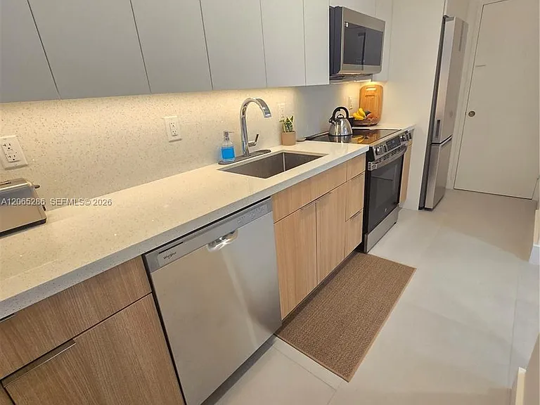 100 Lincoln Rd #931 — Photo 12