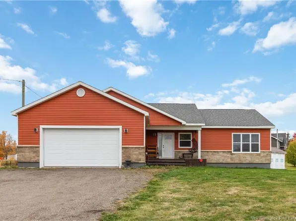 11 Tucker St, Coverdale, NB E1J 0B4