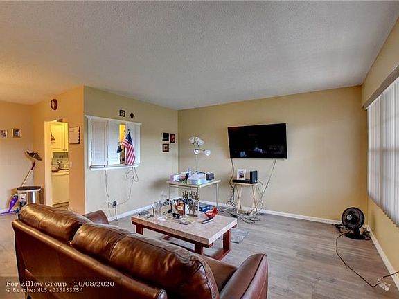 4th image of 82 Fanshaw Way #B-82