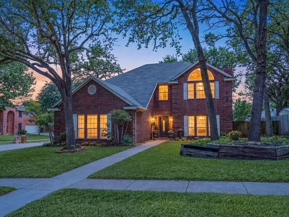 1801 Sandalwood Ln, Grapevine, TX 76051