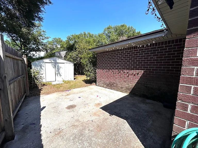 228 Miami St — Photo 16