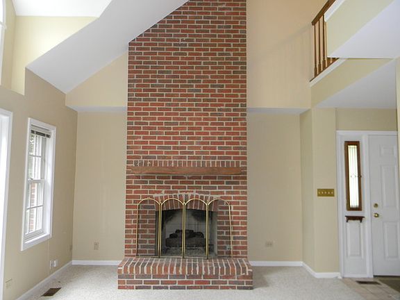 3rd image of 1901 W White Oak St