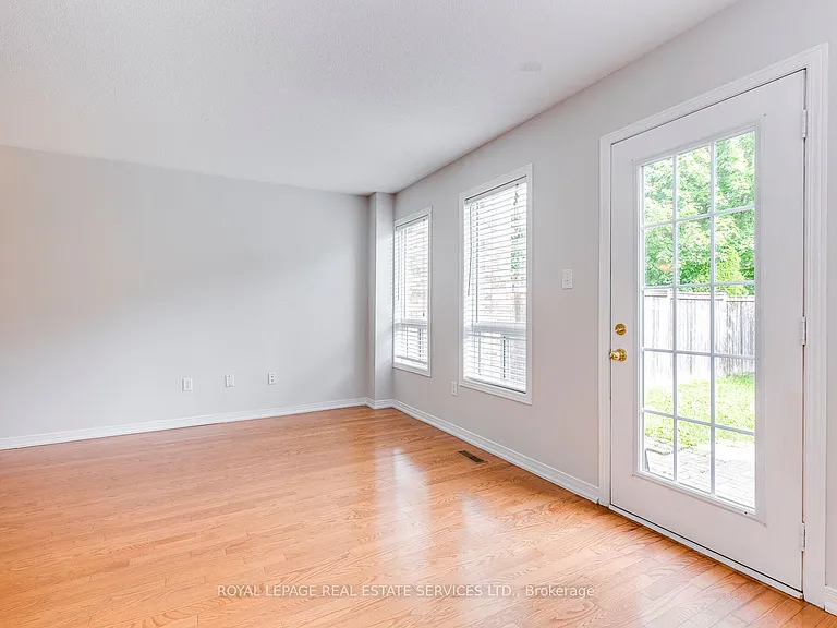1835 McCoy Ave — Photo 12