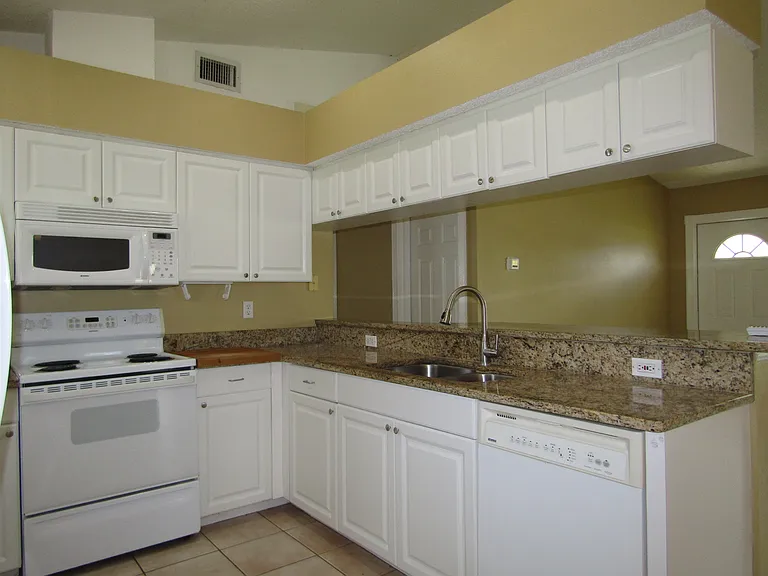 2624 Valencia Rd — Photo 13