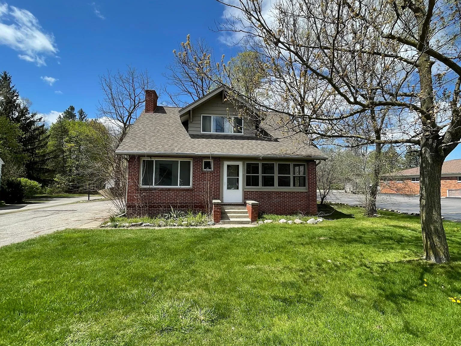 3 bed, 1000 sqft, $1,250 — Photo 1