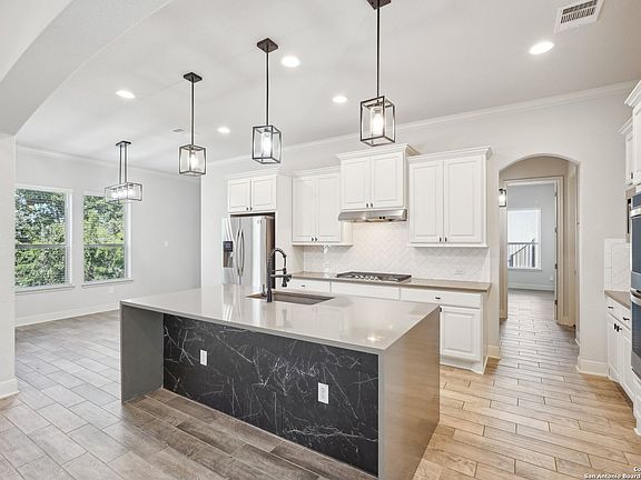 4th image of 4512 Avery Way