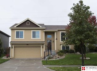 19502 R St, Omaha, NE 68135