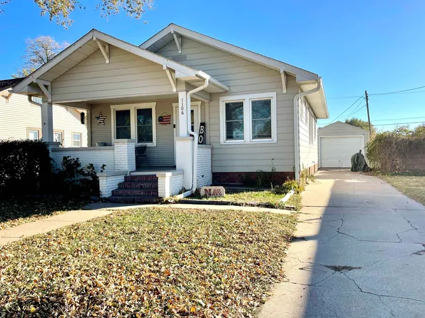 1106 E 7th St, Hastings, NE 68901