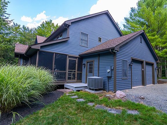 Side w/ screen porch