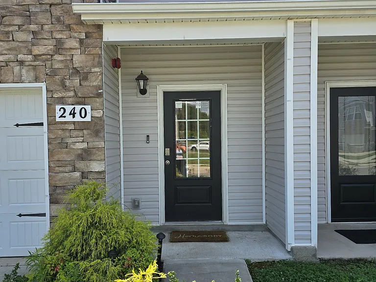 240 Warrior Pl — Photo 3