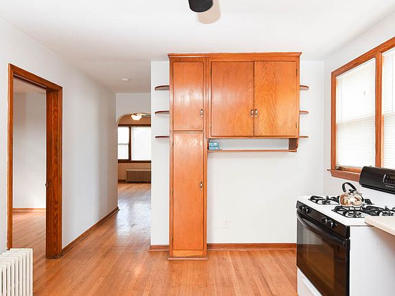 5th image of 5723 W Berenice Ave #2