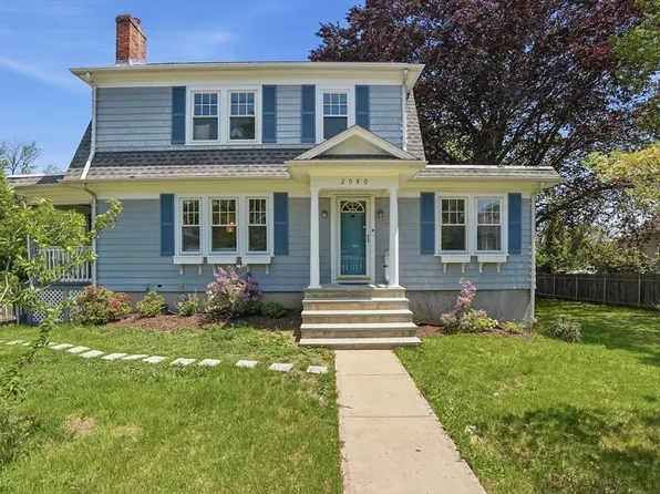 2080 County St, Somerset, MA 02726
