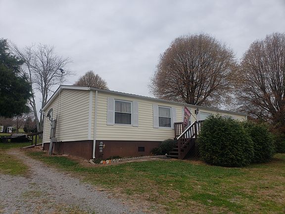 3rd image of 811 Fair St