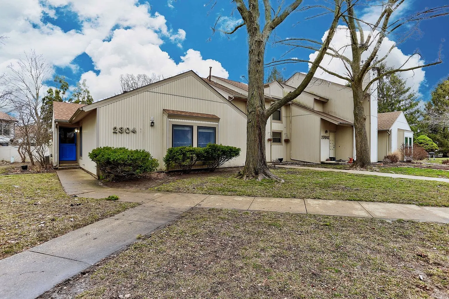 2304 Melrose Dr APT A photo 1