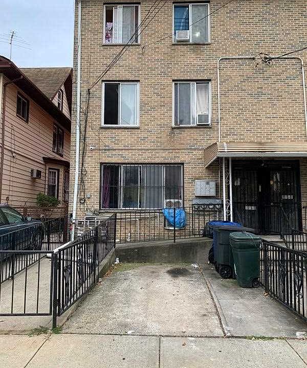 1st image of 17514 90th Ave
