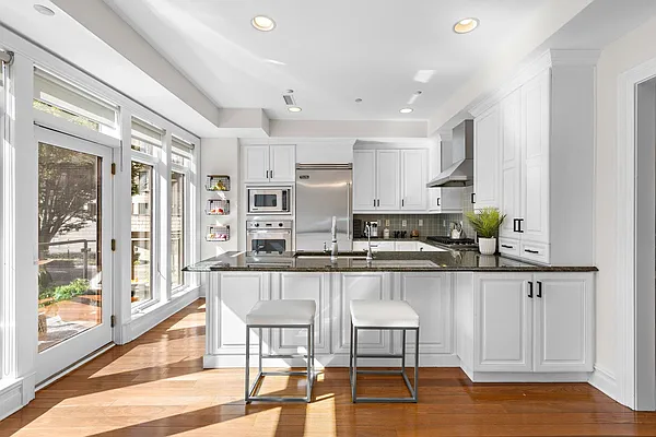 Sold by Christie's International Real Estate Group | media 8