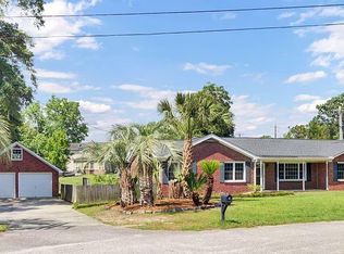 1027 E Recess Rd, Hanahan, SC 29410