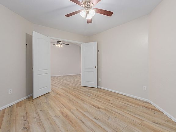 5th image of 385 E Penny Ln