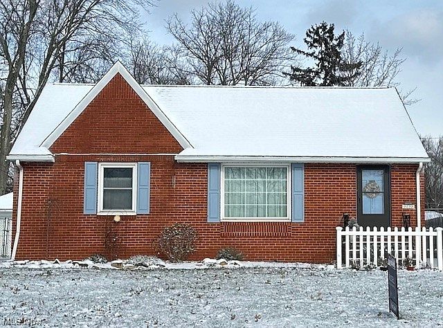 1st image of 22822 Maple Dr