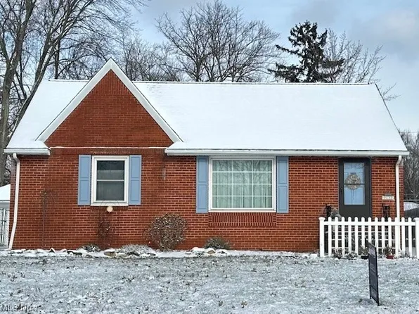 22822 Maple Dr, Fairview Park, OH 44126