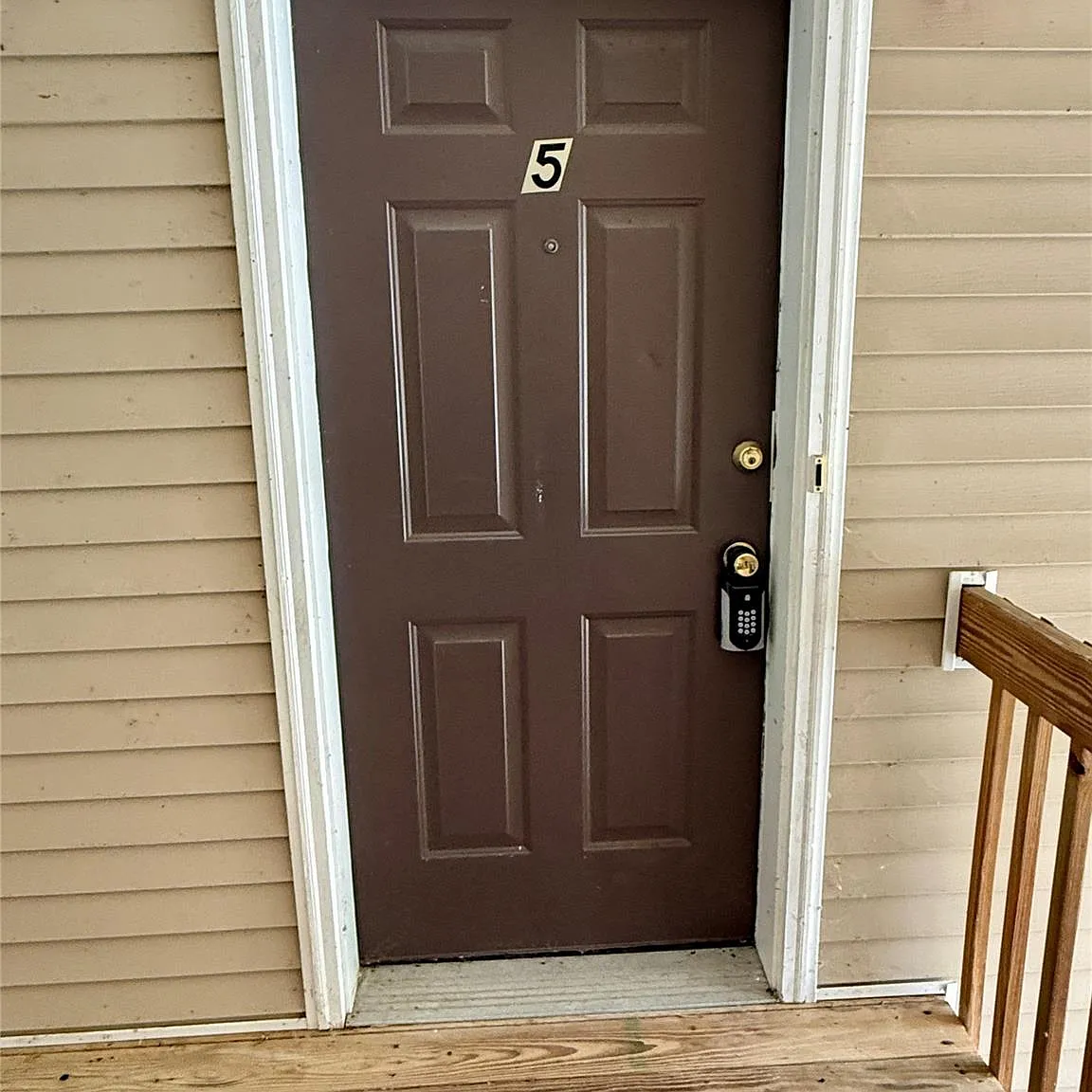 2 bed, 1.0 bath, 900 sqft, $2,300 — Photo 3