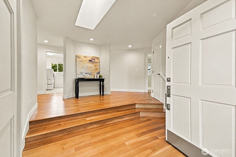 3rd image of 1816 England Avenue