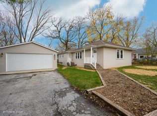 18912 W Hickory St, Mundelein, IL