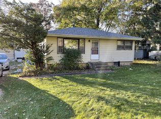 1012 Center Dr, South Elgin, IL 60177