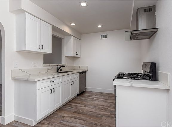 2nd image of 603 W Orchard St