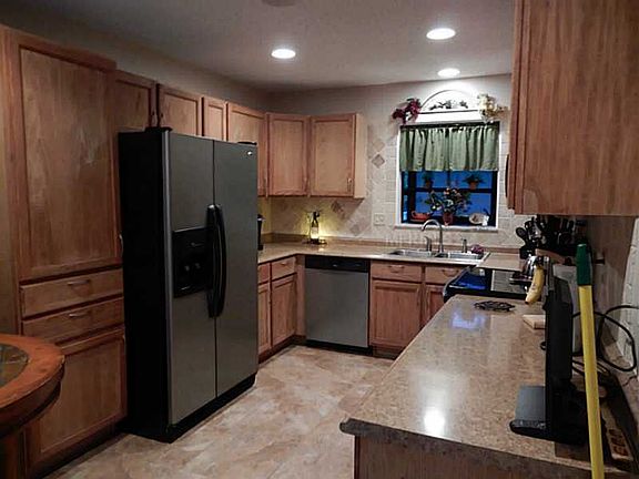 4th image of 4173 Waikiki Dr