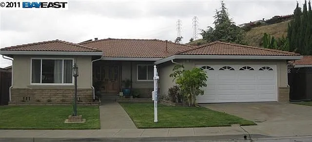 2182 Hillside Cir photo 1