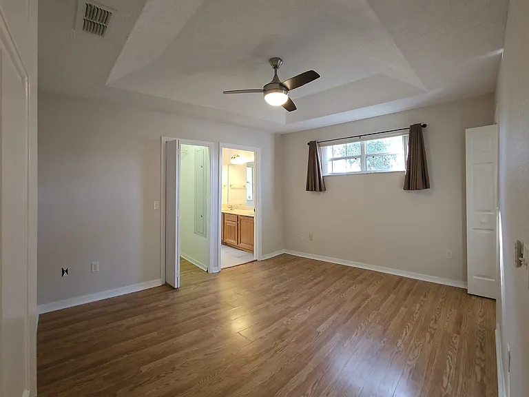 231 NE 28th Ave #101 — Photo 19