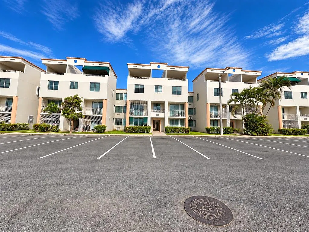 3 bed, 2.0 bath, 1000 sqft, $1,900 — Photo 1