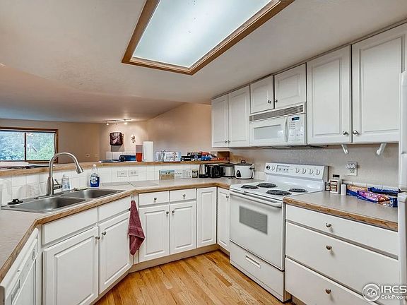 4th image of 2853 Springdale Ln