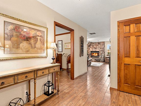 4th image of 5705 Royal Oak Pl NE